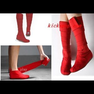 TOMS VEGAN WRAP BOOTS